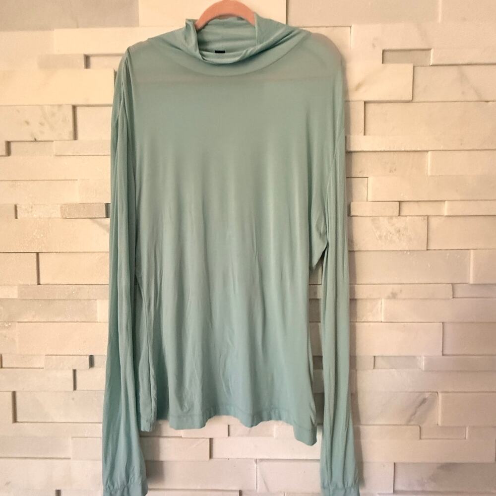 ST JOHN Semi-sheer Long Sleeve Mock Neck Tunic Top Layer M Seafoam Green Classic